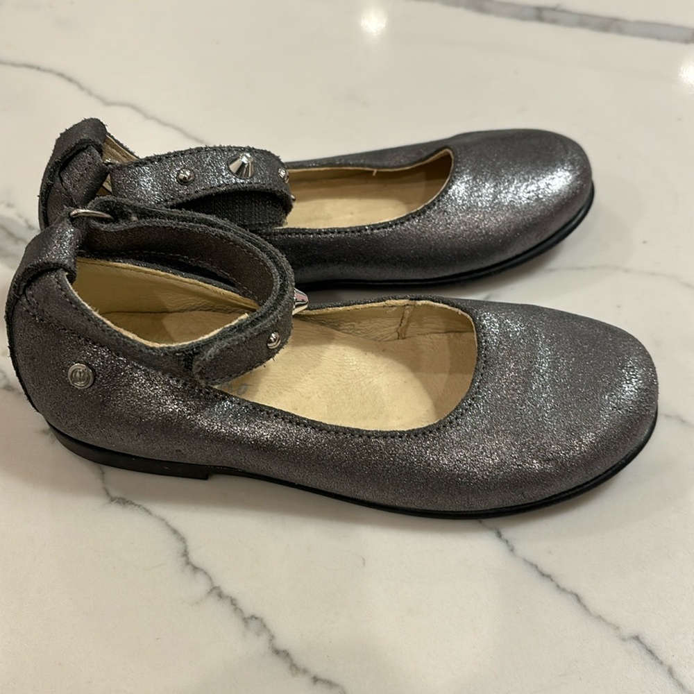 Brand new Naturino girls dress shoes dark gray with stones size 29